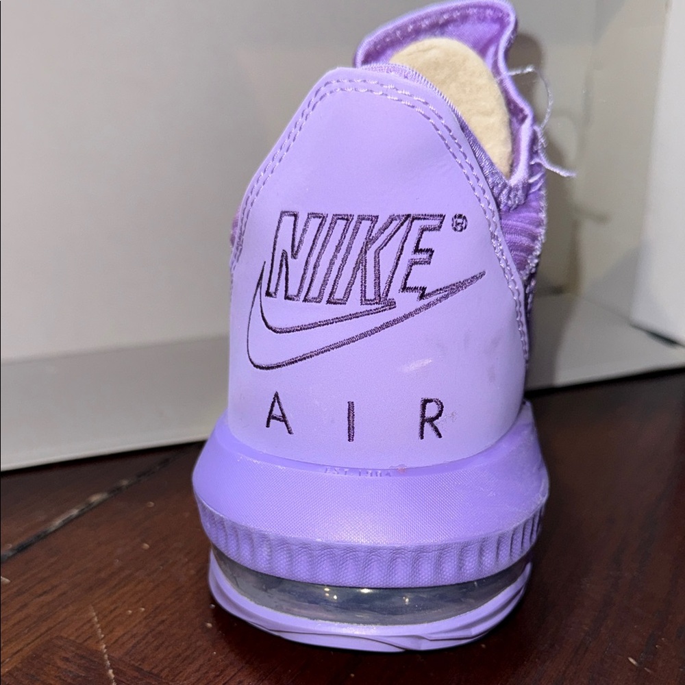 Nike Unisex LeBron Atomic Purple Basketball Shoes - Picture 3 of 5